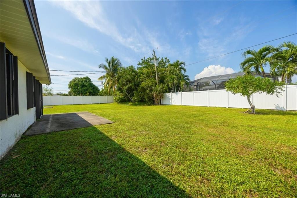 589 98th AVE N