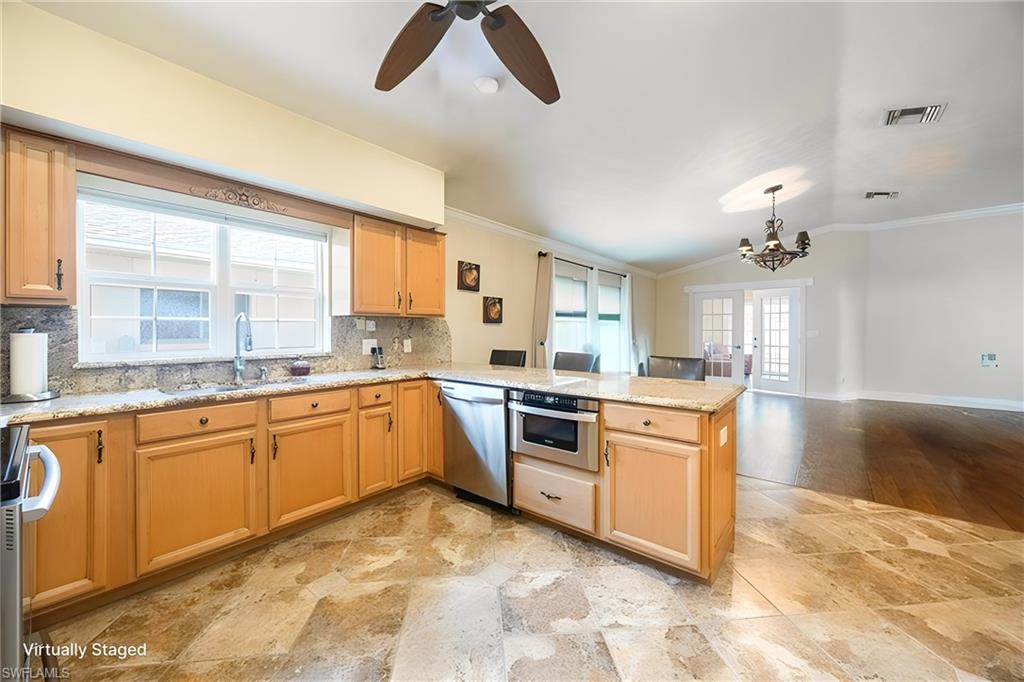 589 98th AVE N