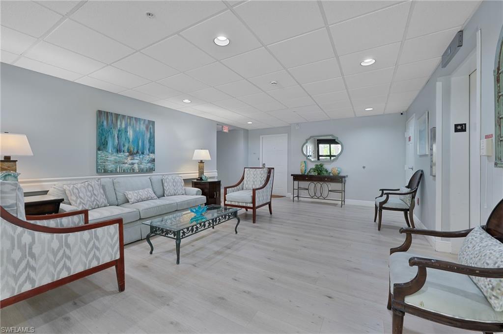 201 Arbor Lake DR 2-201