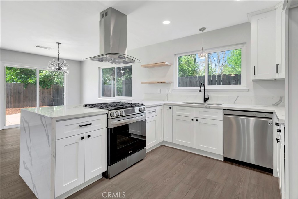 1114 Nanette Lane