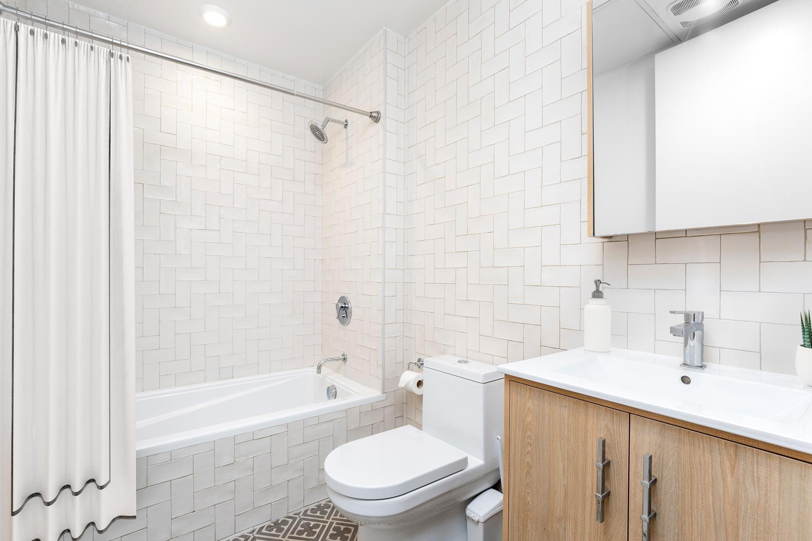 729 DECATUR Street 2B