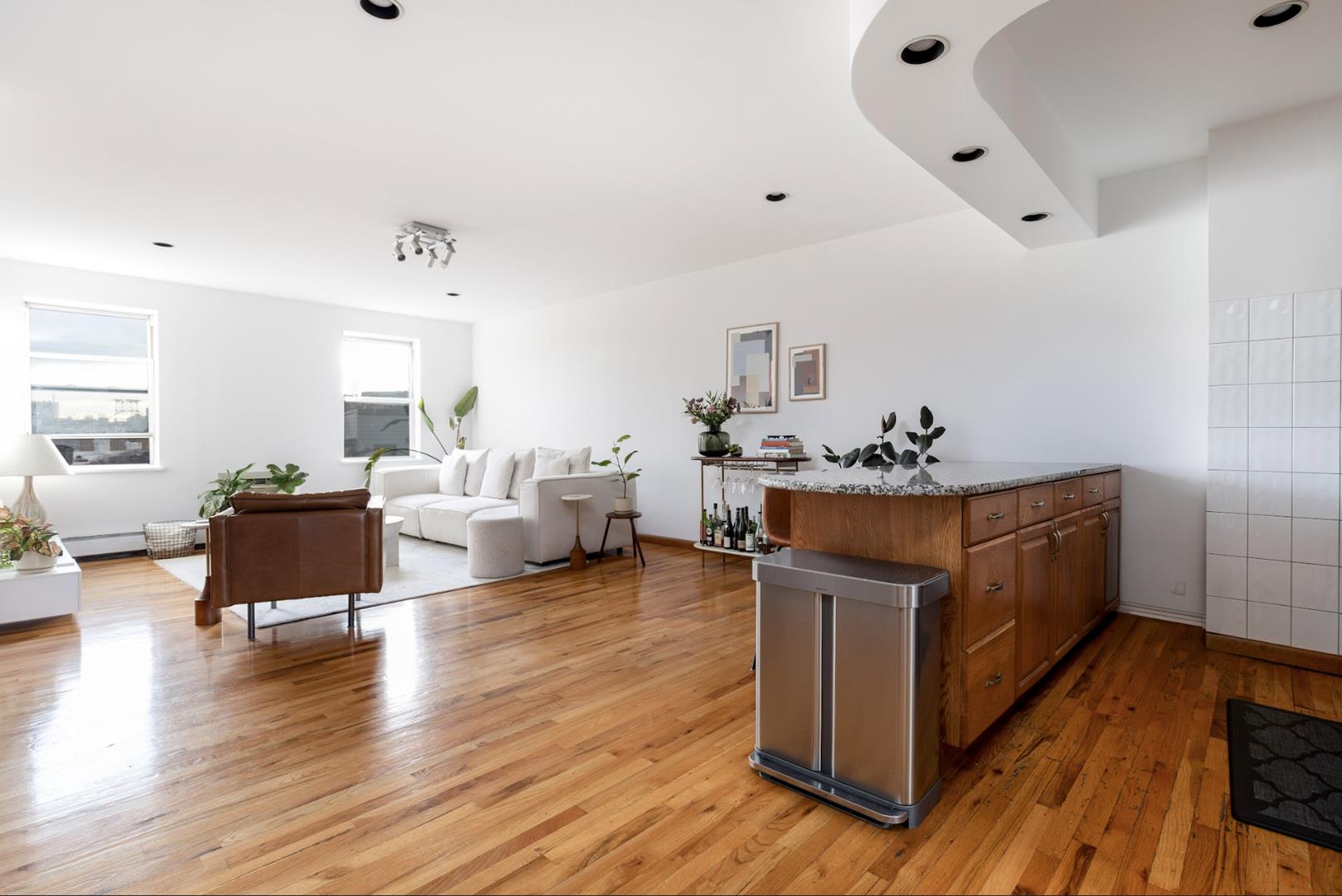 123 Oak Street 4