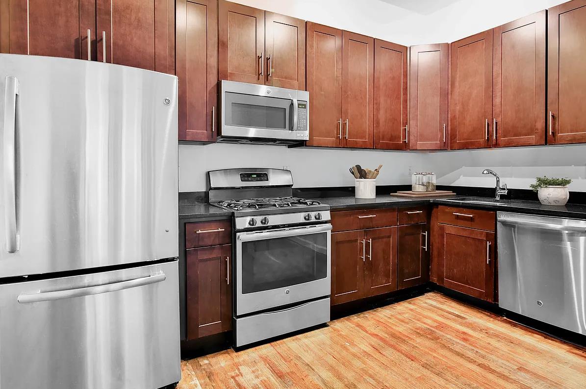 135 William Street 4-B