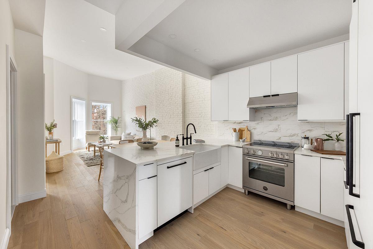 84 6th Avenue 4