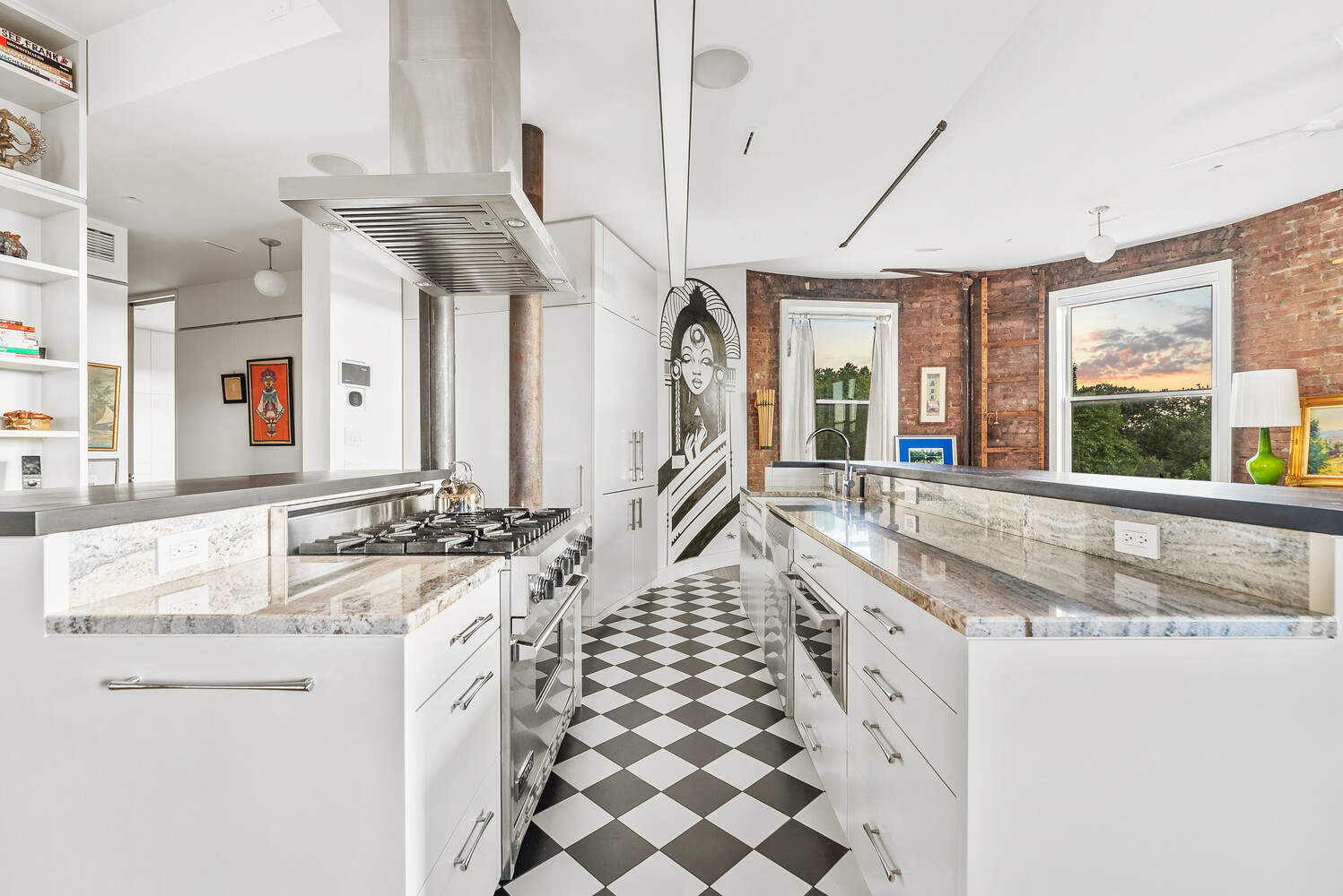 214 RIVERSIDE Drive 508/509