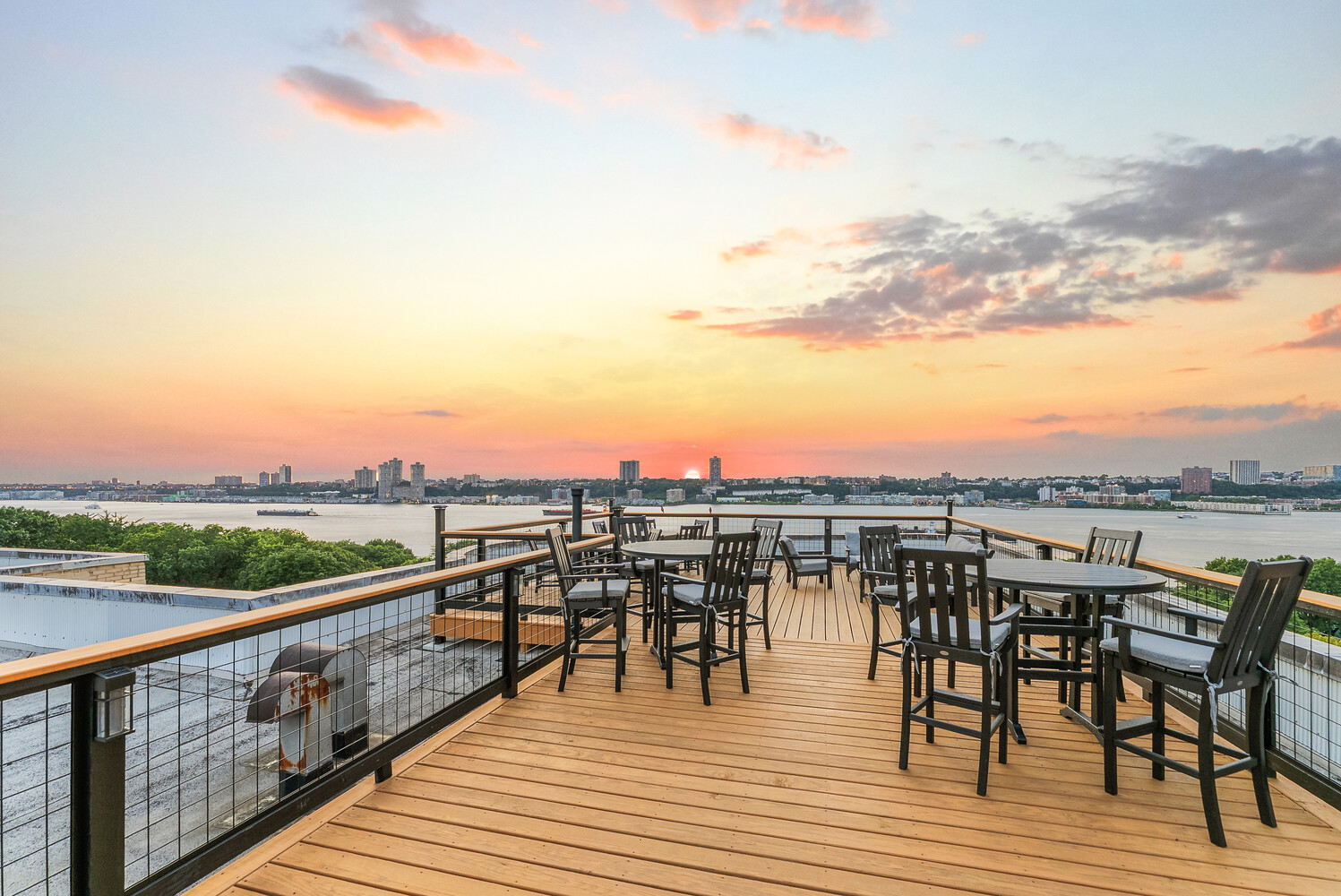 214 RIVERSIDE Drive 508/509