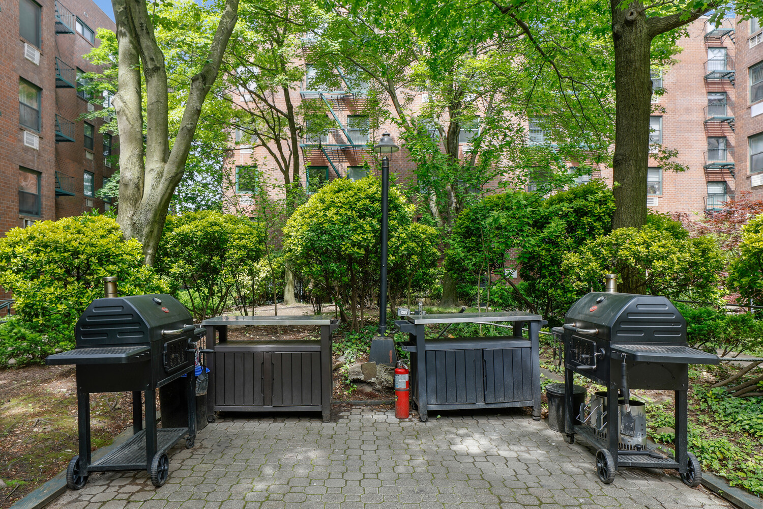 376 W St GB