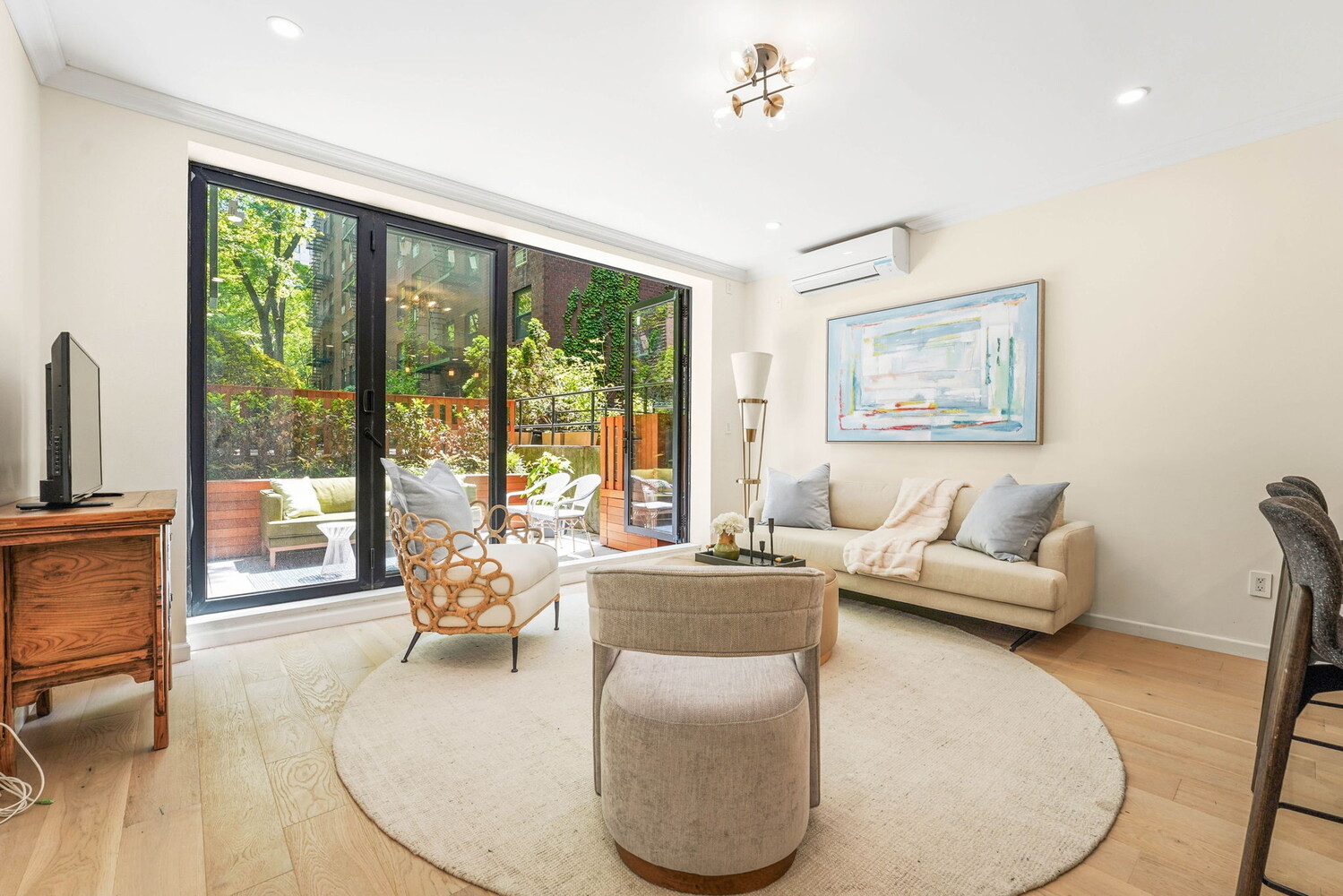 376 W St GB