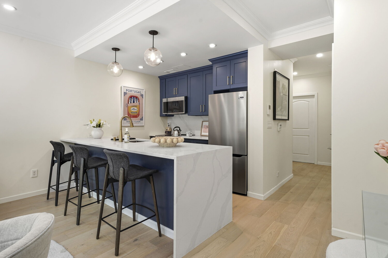 376 W St GB