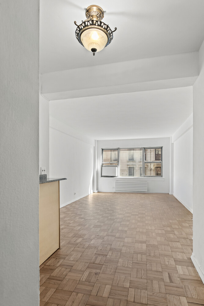 288 LEXINGTON Avenue 3B