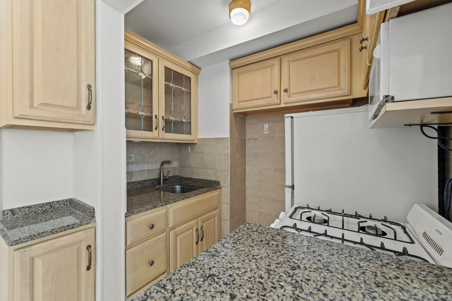 288 LEXINGTON Avenue 3B