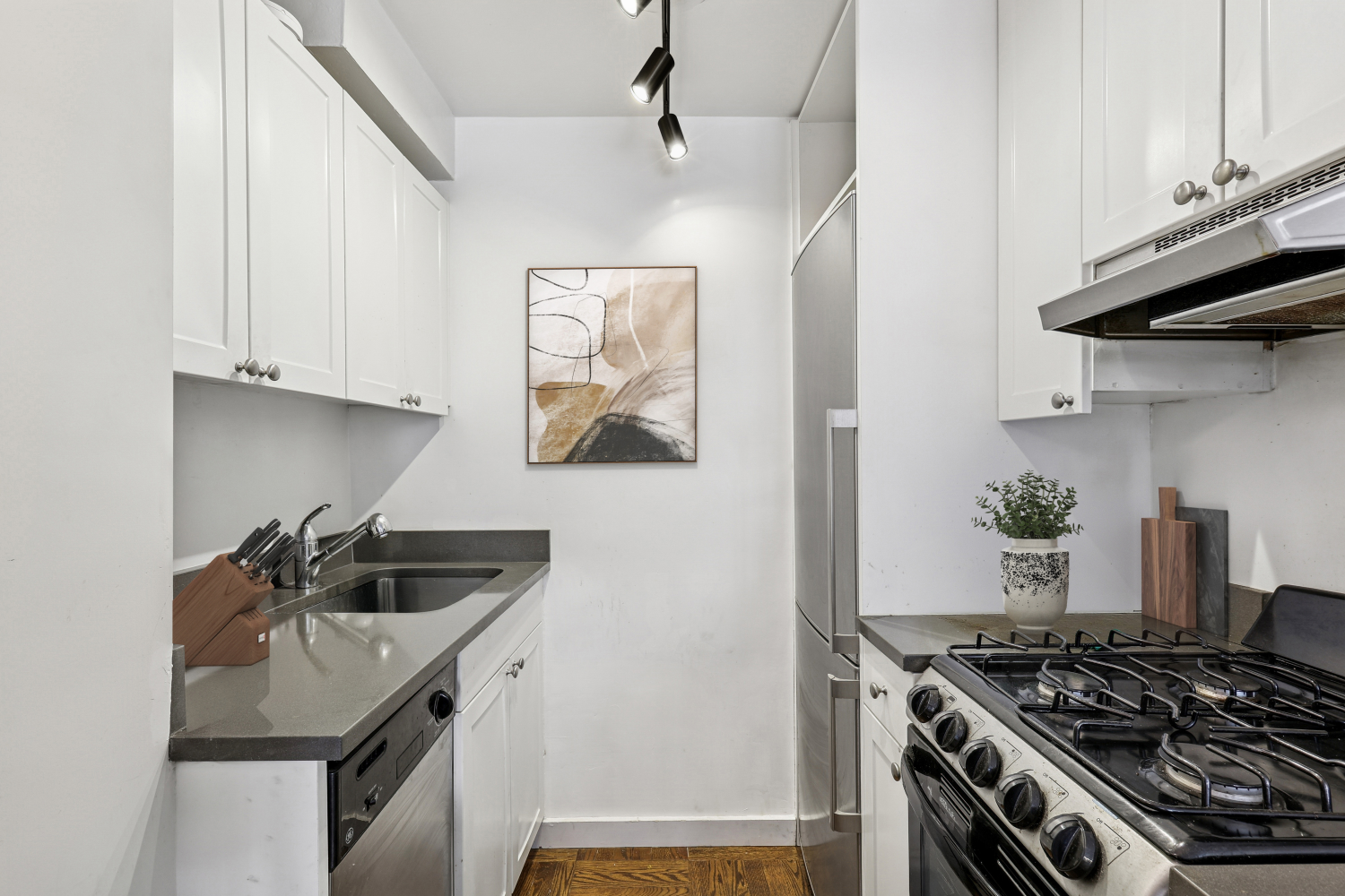 288 Lexington Ave 6C