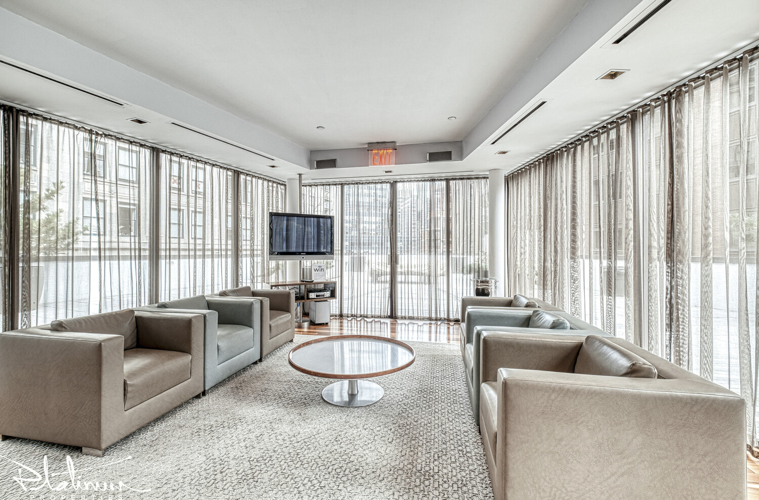 1 Wall Street Court 904