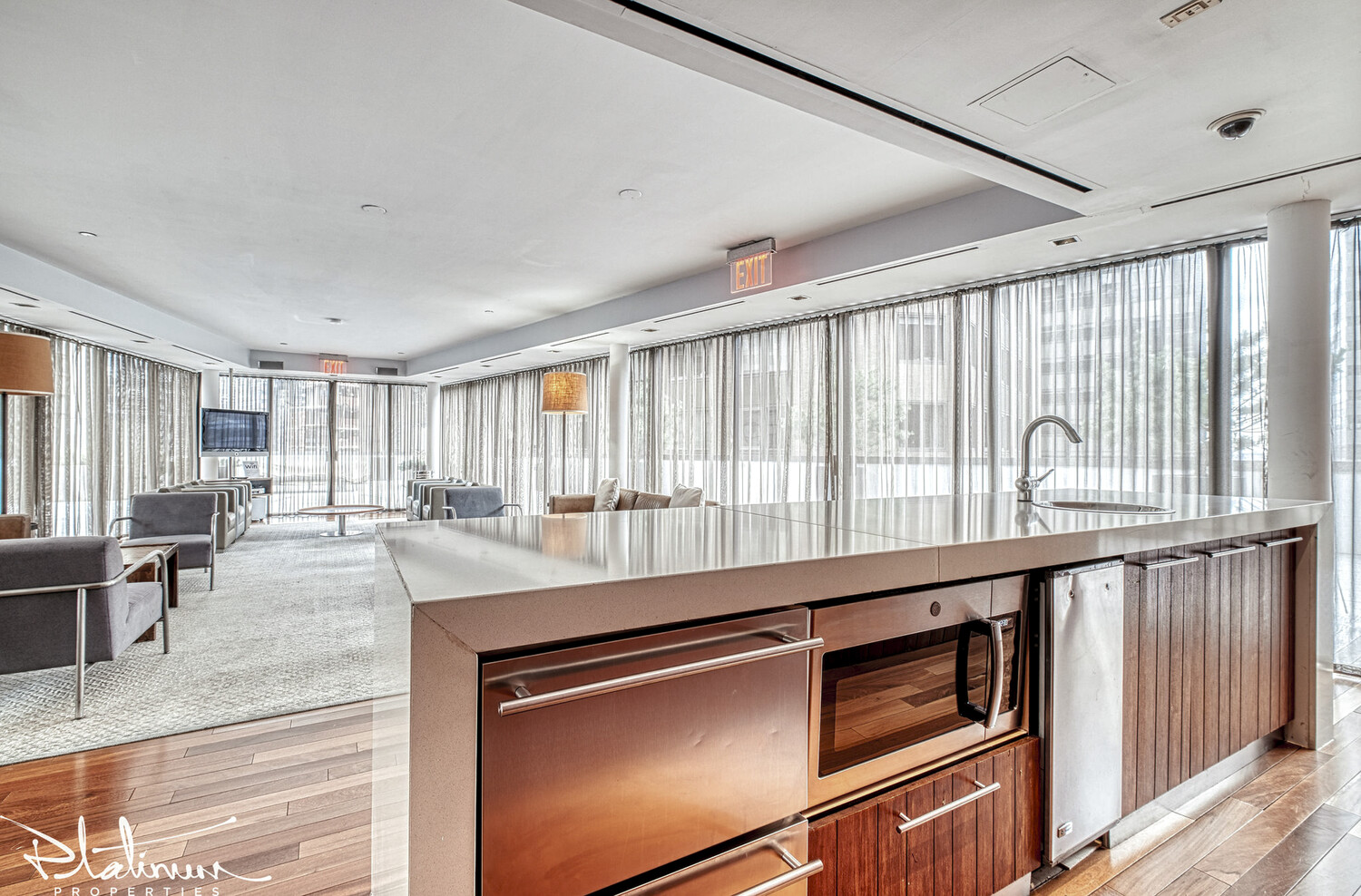 1 Wall Street Court 904