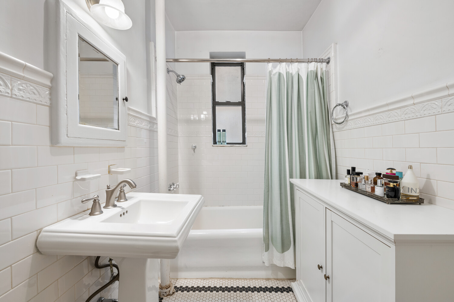 125 W 12TH Street 4D