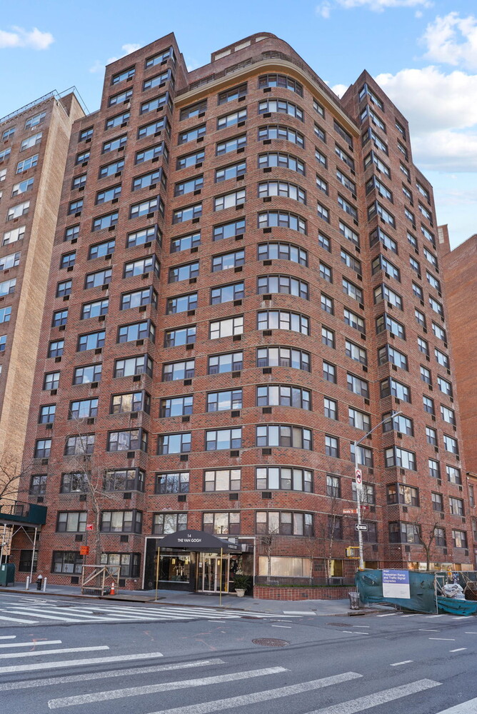 14 HORATIO Street 9A