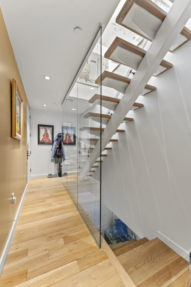 20 HAUSMAN Street 2