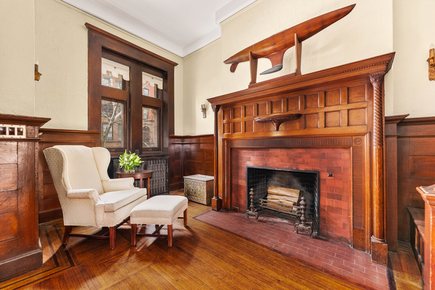 842 CARROLL Street