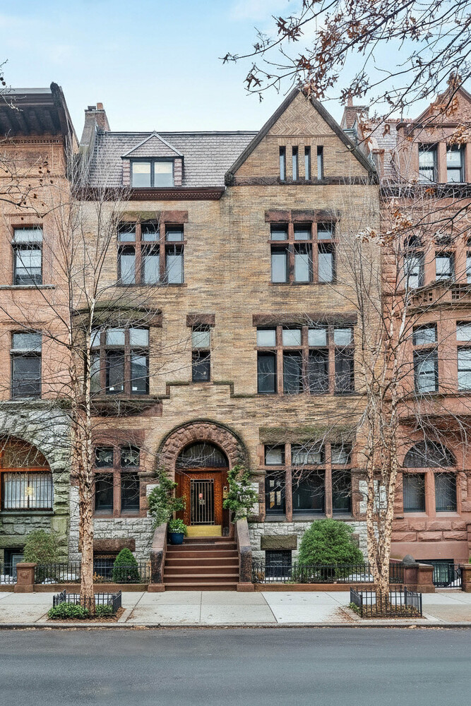 842 CARROLL Street
