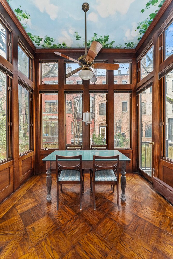 842 CARROLL Street