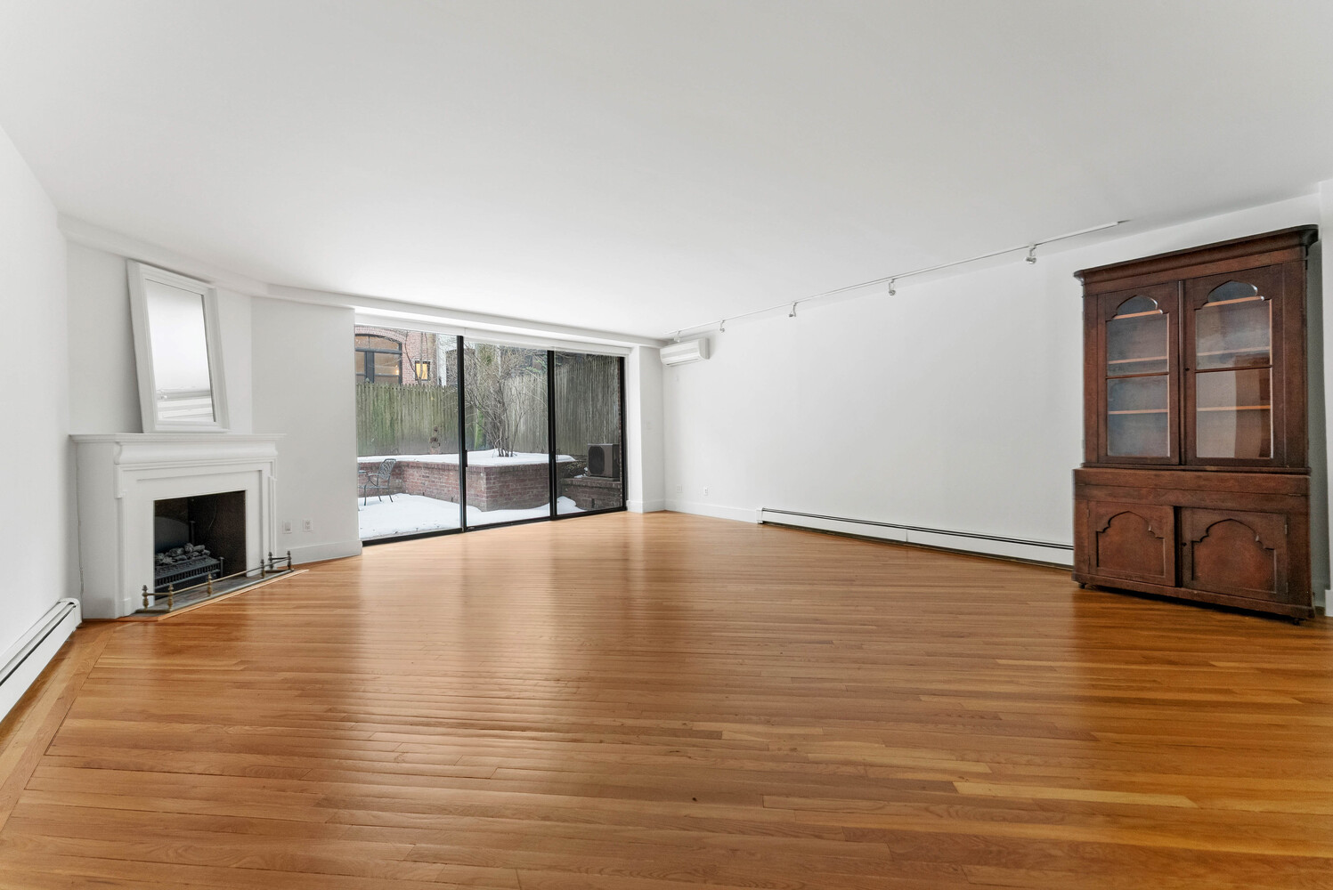 842 CARROLL Street