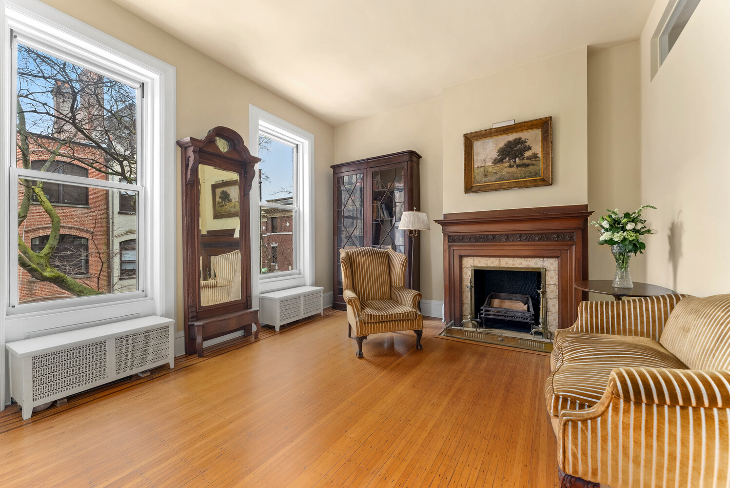 842 CARROLL Street
