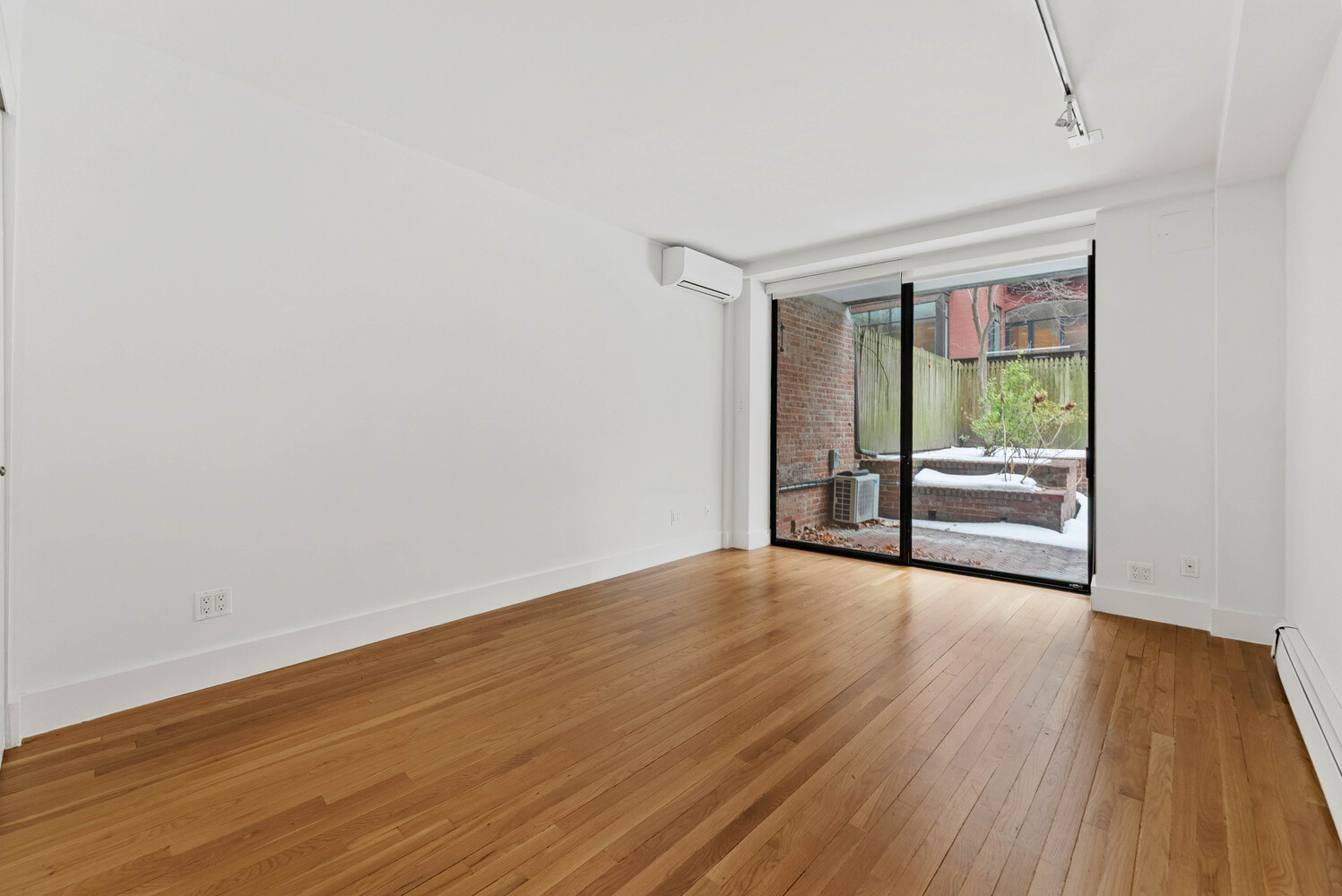 842 CARROLL Street
