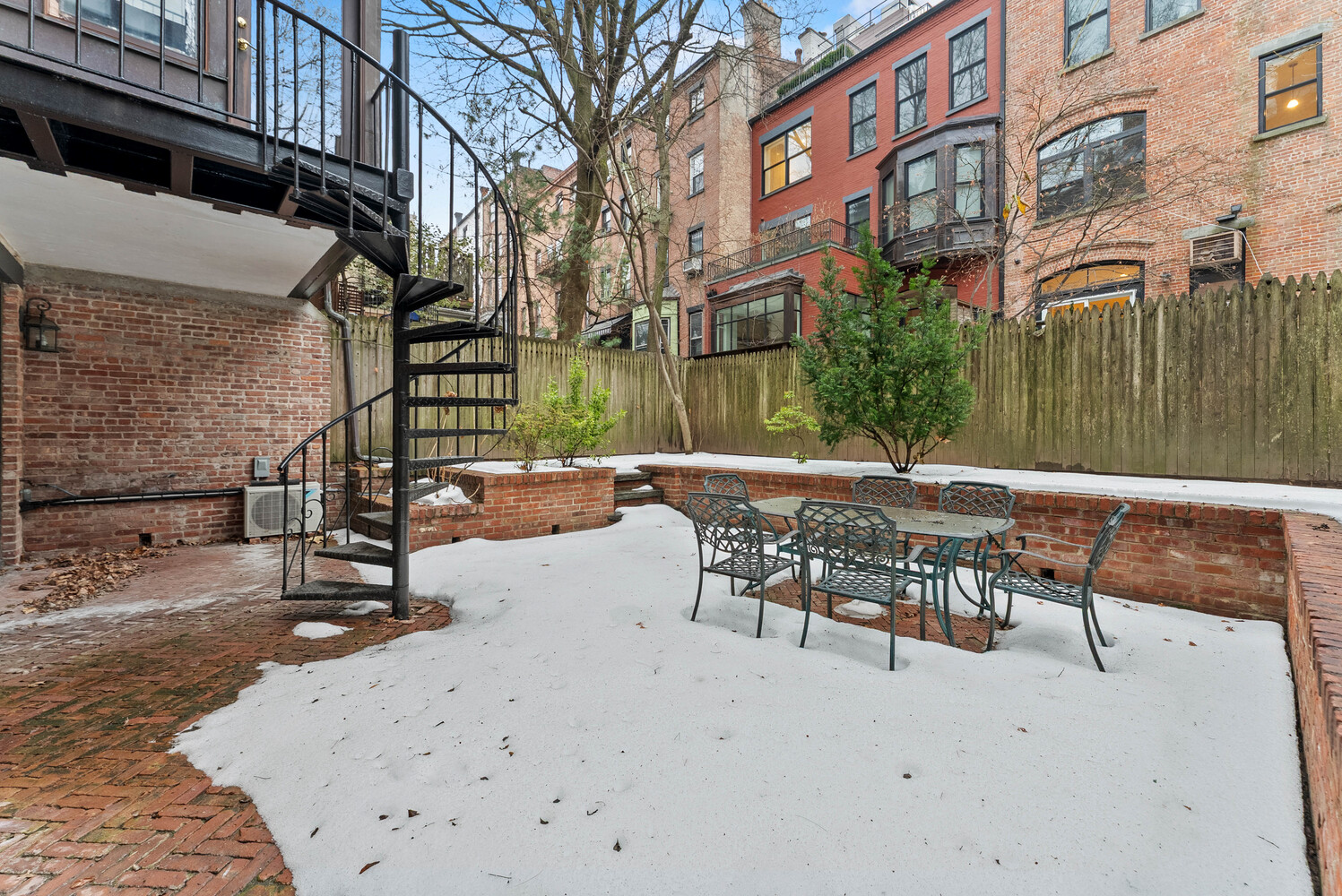 842 CARROLL Street