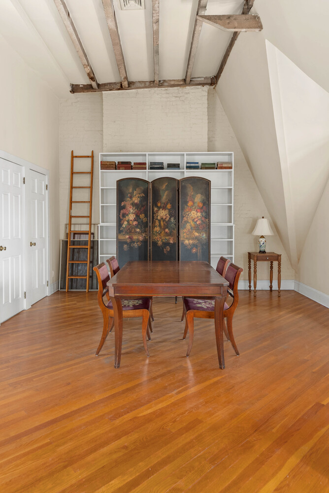 842 CARROLL Street