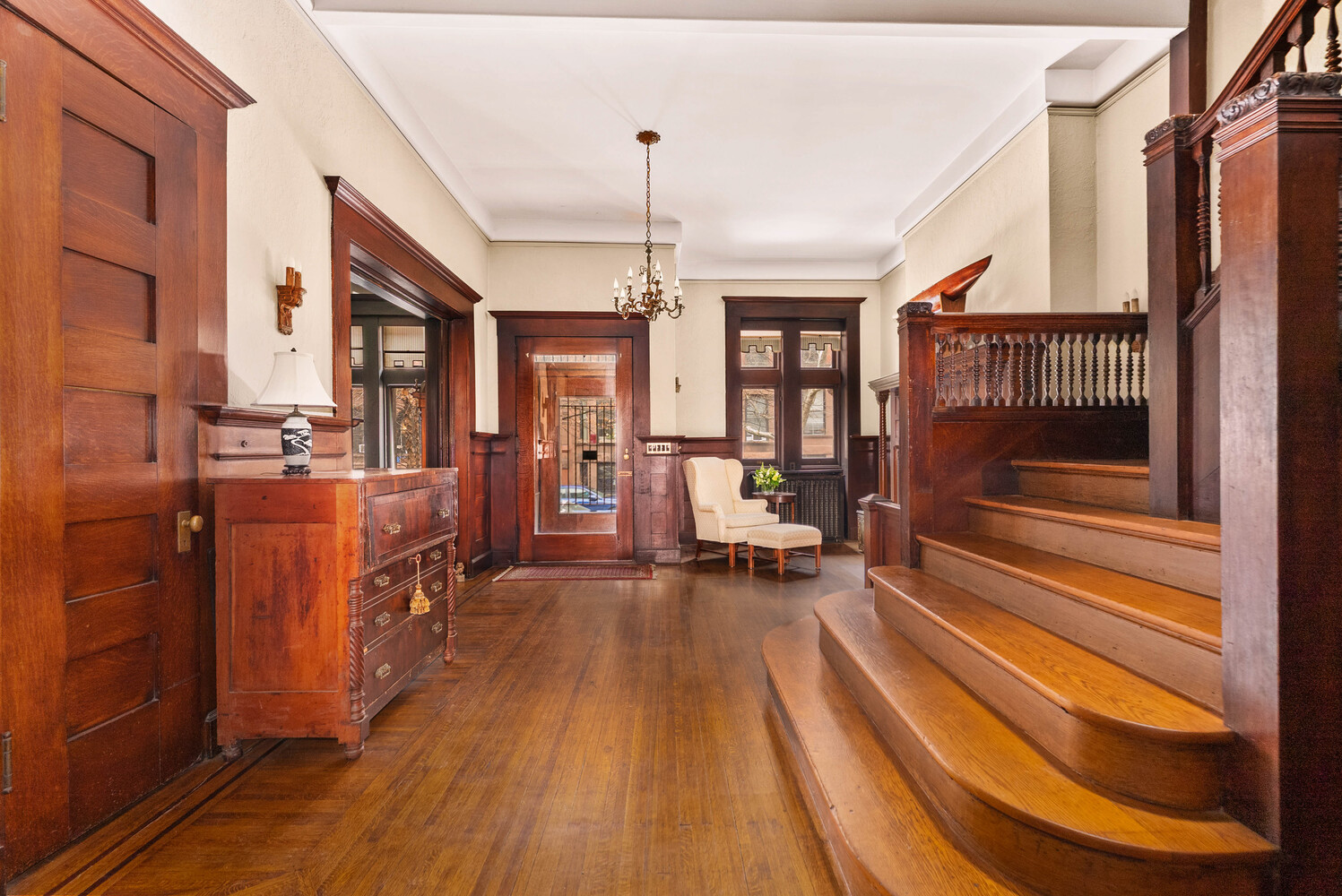 842 CARROLL Street