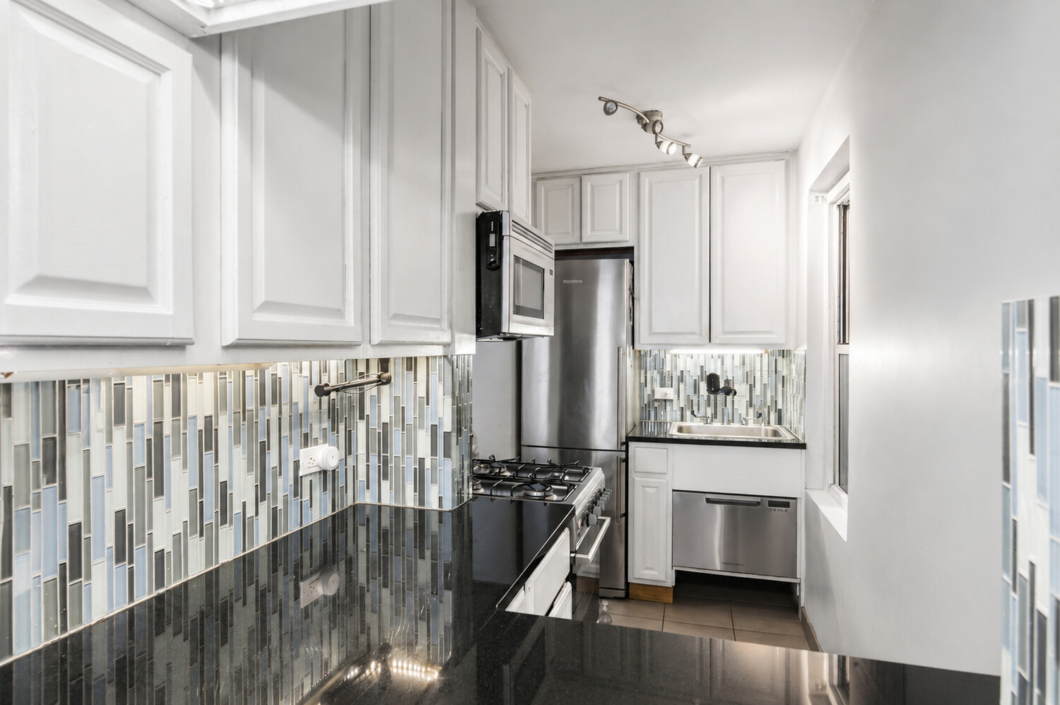 435 E 77TH Street 7C