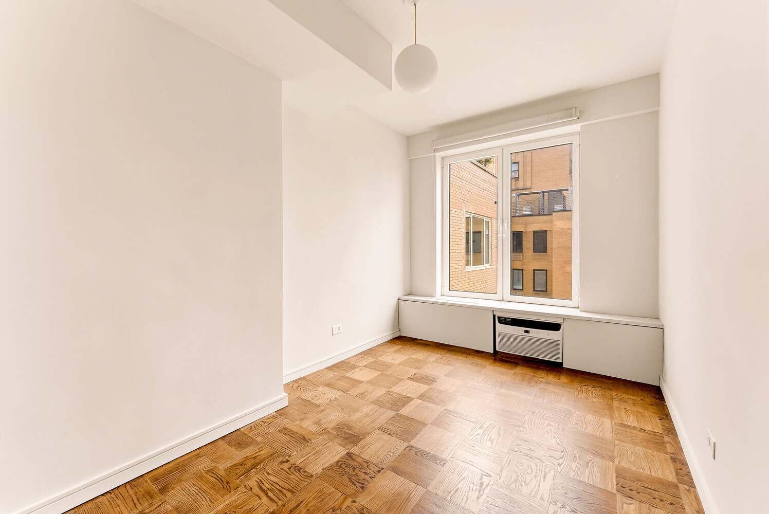 1050 5TH Avenue PHA