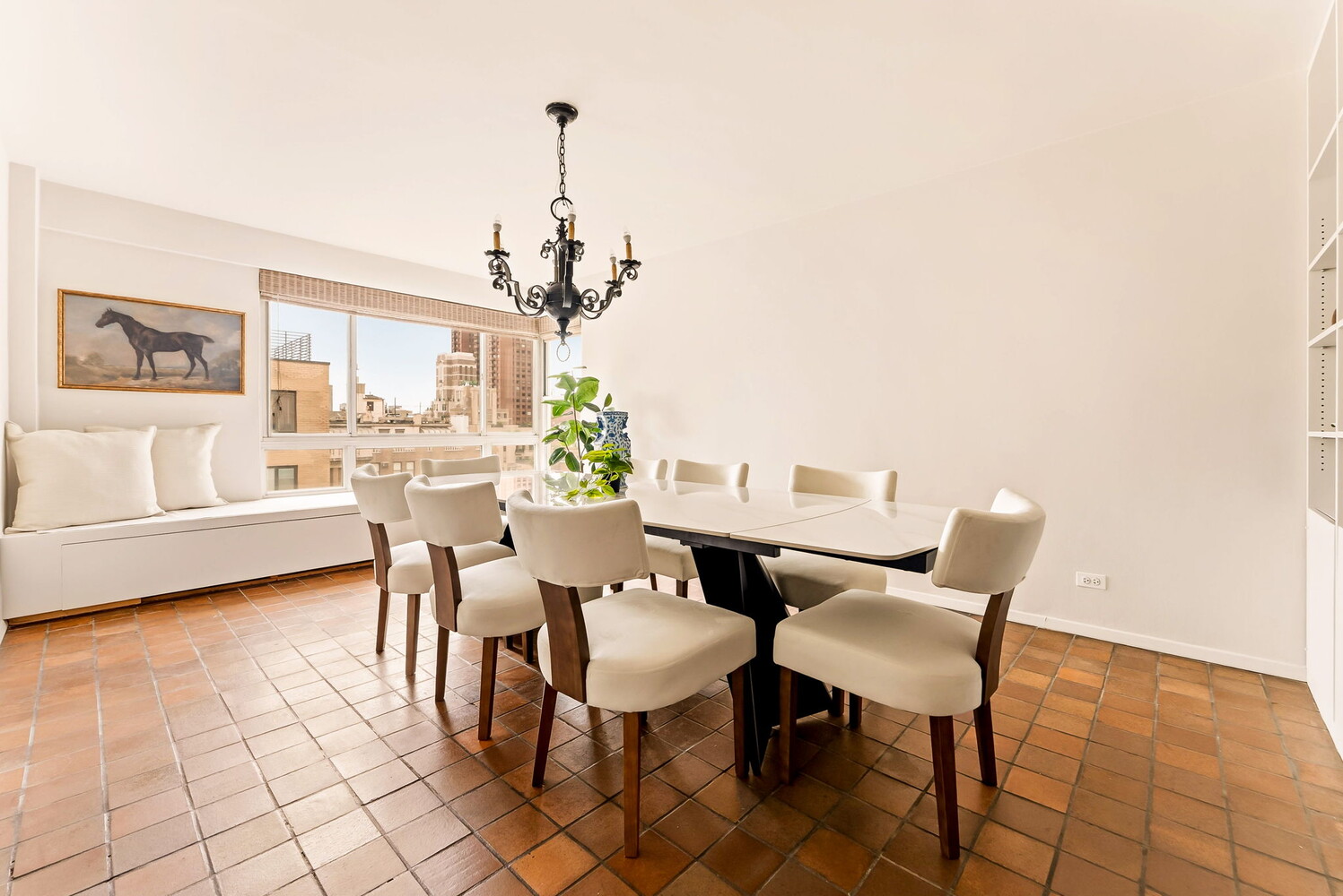 1050 5TH Avenue PHA