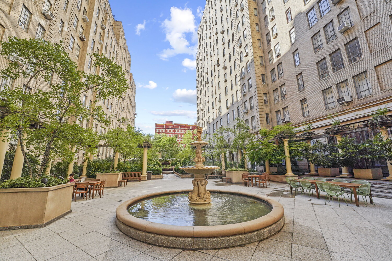 333 W 56TH Street 2L