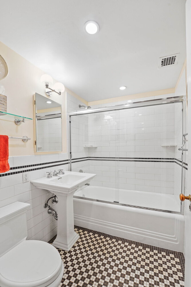 333 W 56TH Street 2L