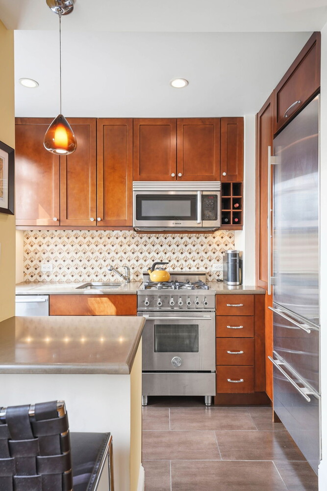 333 W 56TH Street 2L