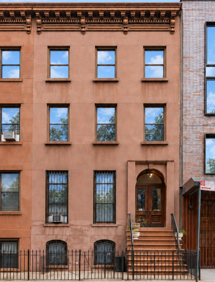 557 PACIFIC Street