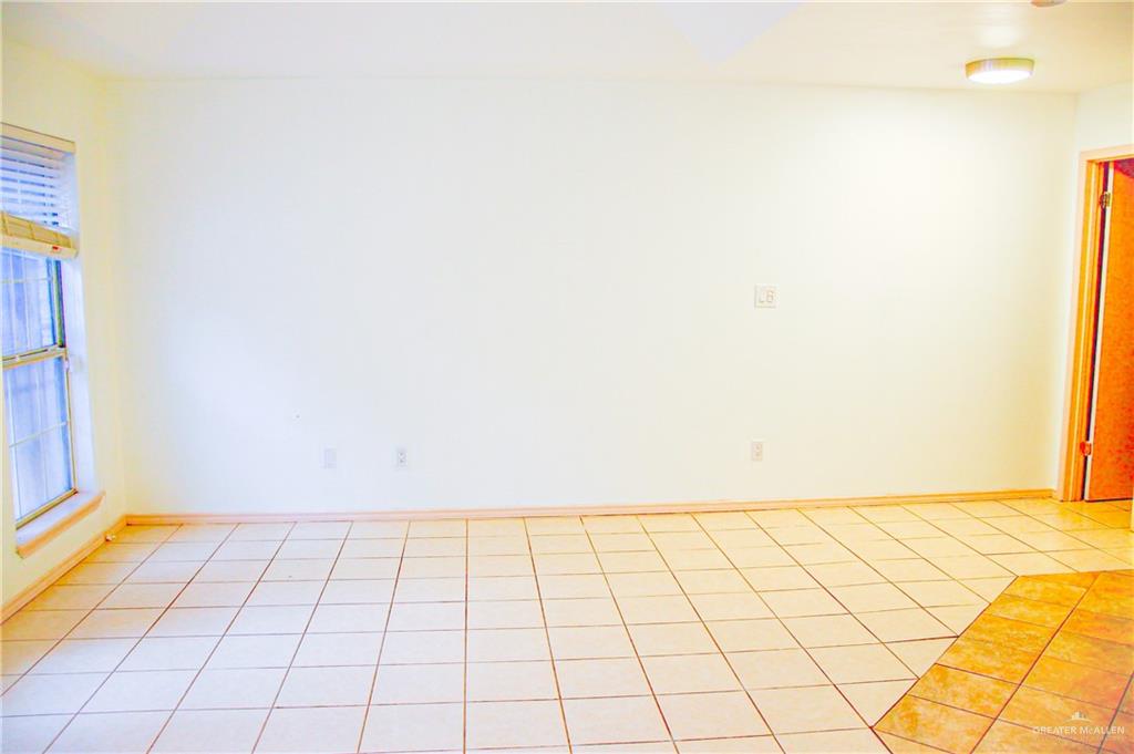 915 Oak Lane