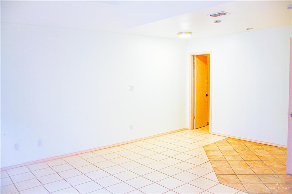 915 Oak Lane