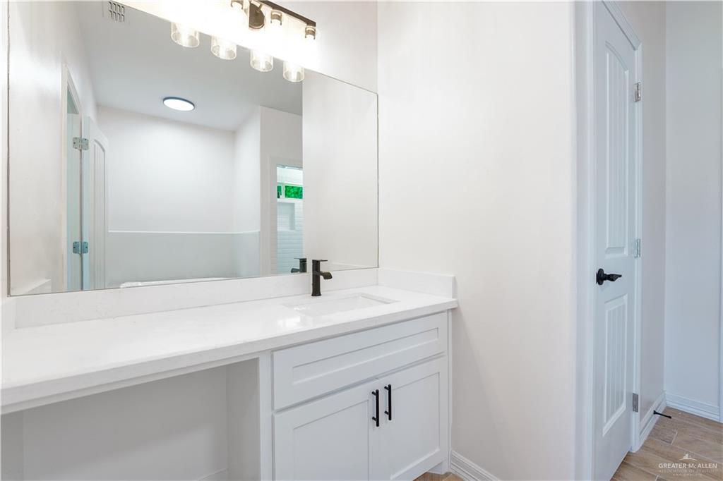 2012 W Bella Vista Avenue