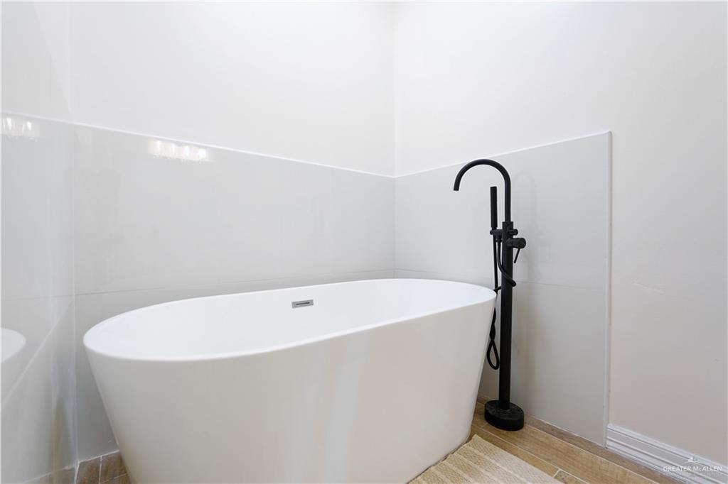 2012 W Bella Vista Avenue