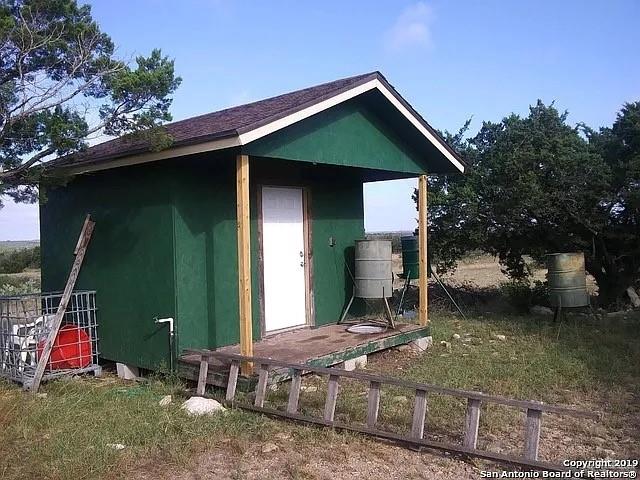 1052 Steep Road