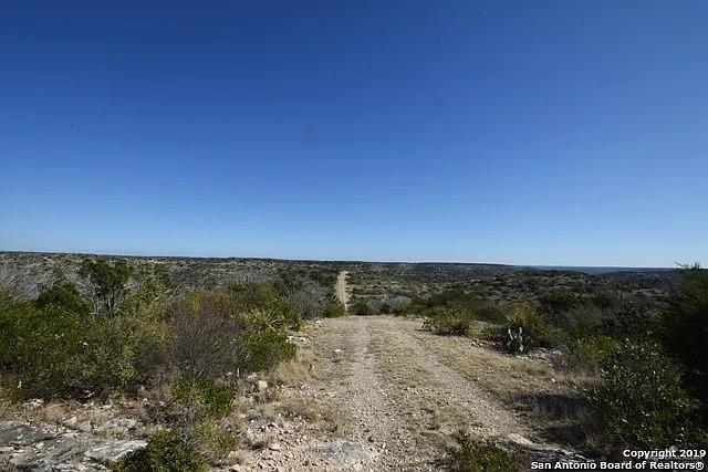 1052 Steep Road