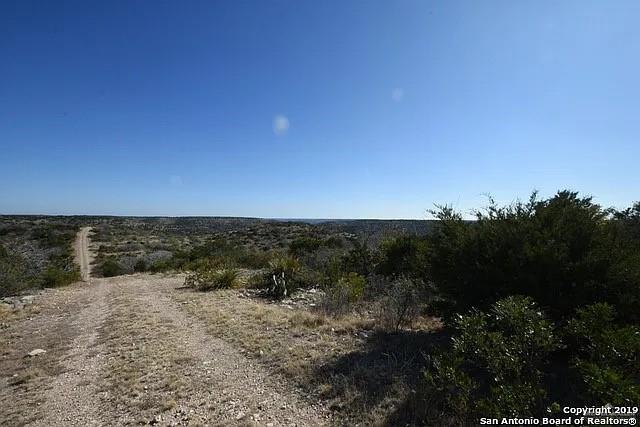 1052 Steep Road