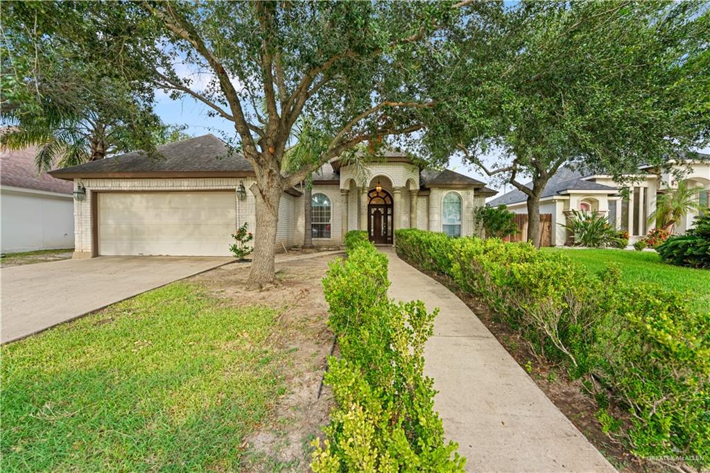 907 Red River Road