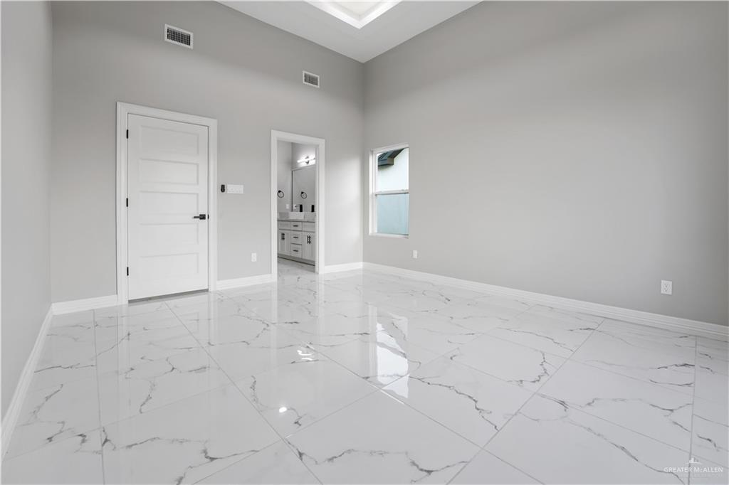 2000 Black Hills Street