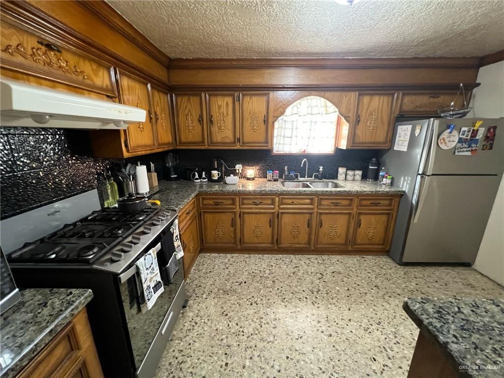 1516 E 5th Street