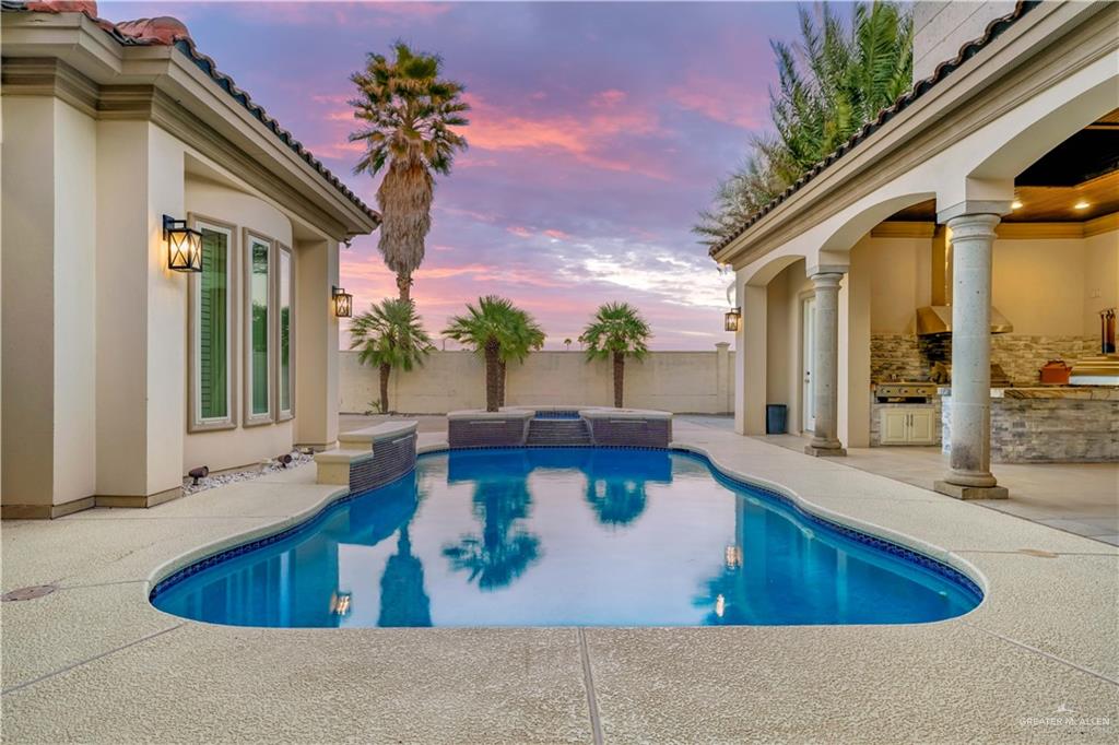 702 W Moore Road, Pharr