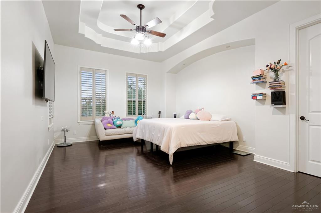 702 W Moore Road, Pharr