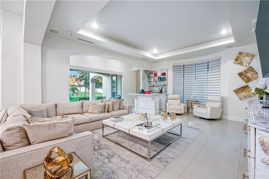 702 W Moore Road, Pharr